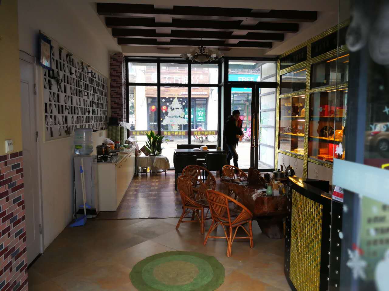 ������ҵ���ٽ����̳���