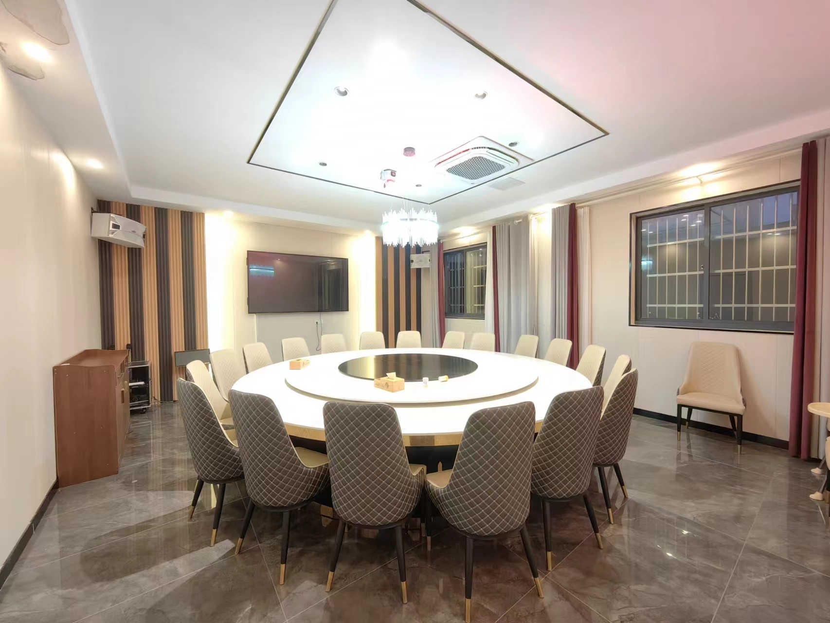 ��¥��װ���տ������в͵�ת��