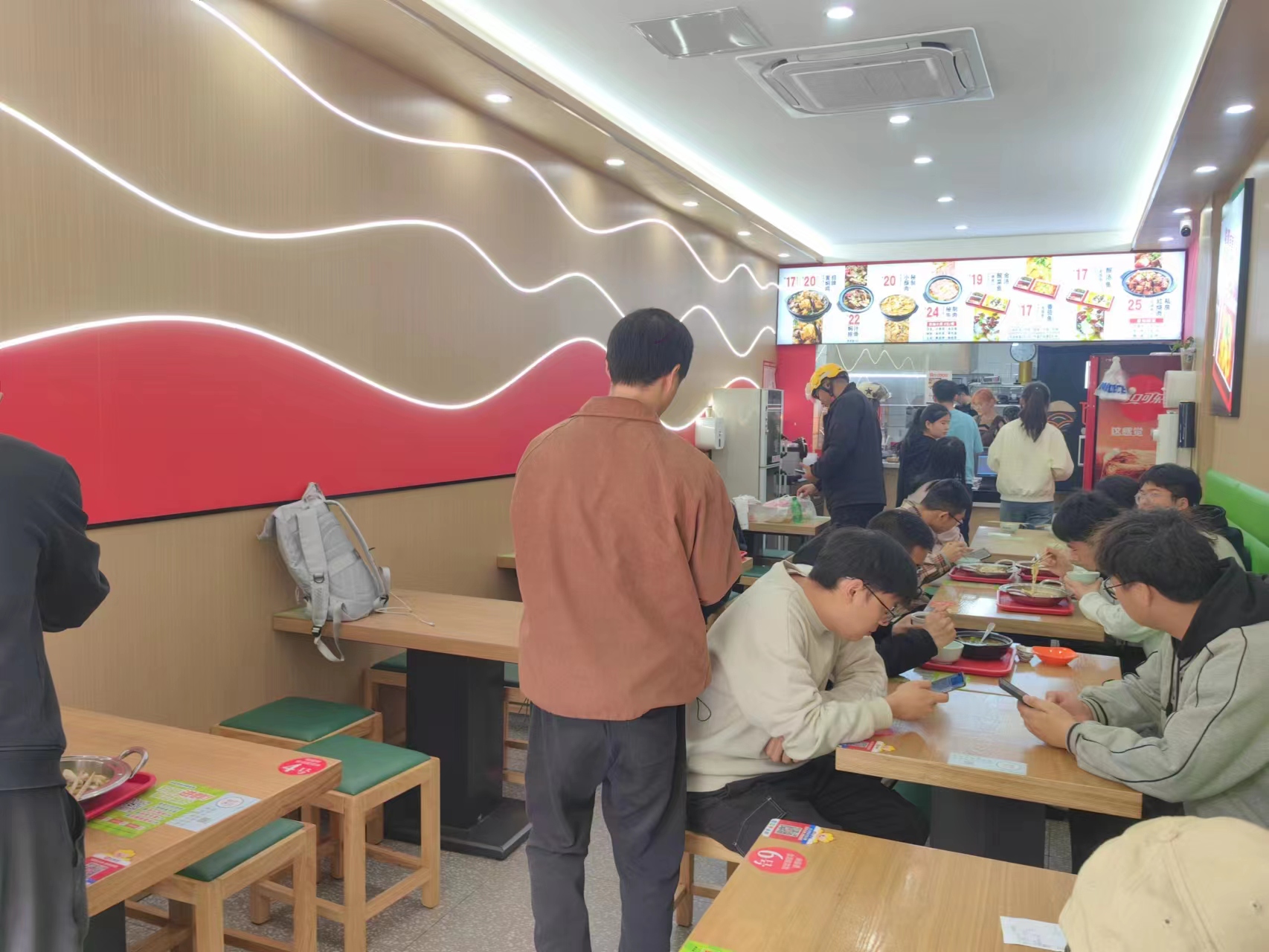 �����ѧ�Ǿ�װ��С�Ե�ת��