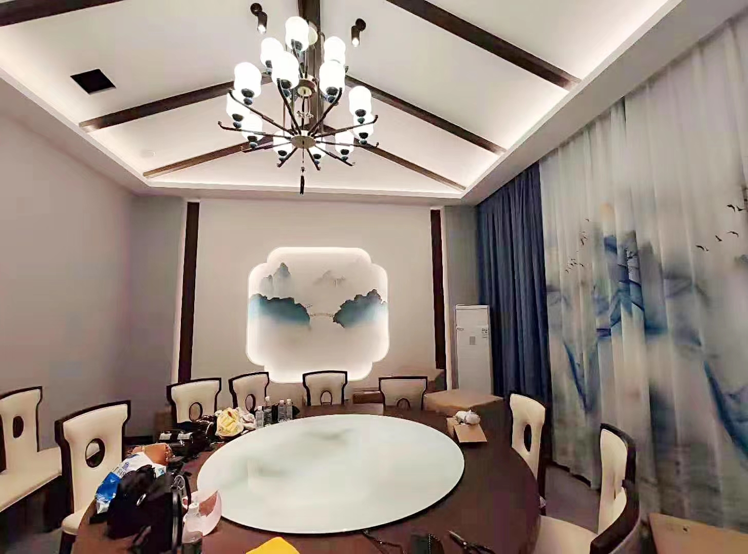 �±�����ϵ�о�װ�󷹵�ת��