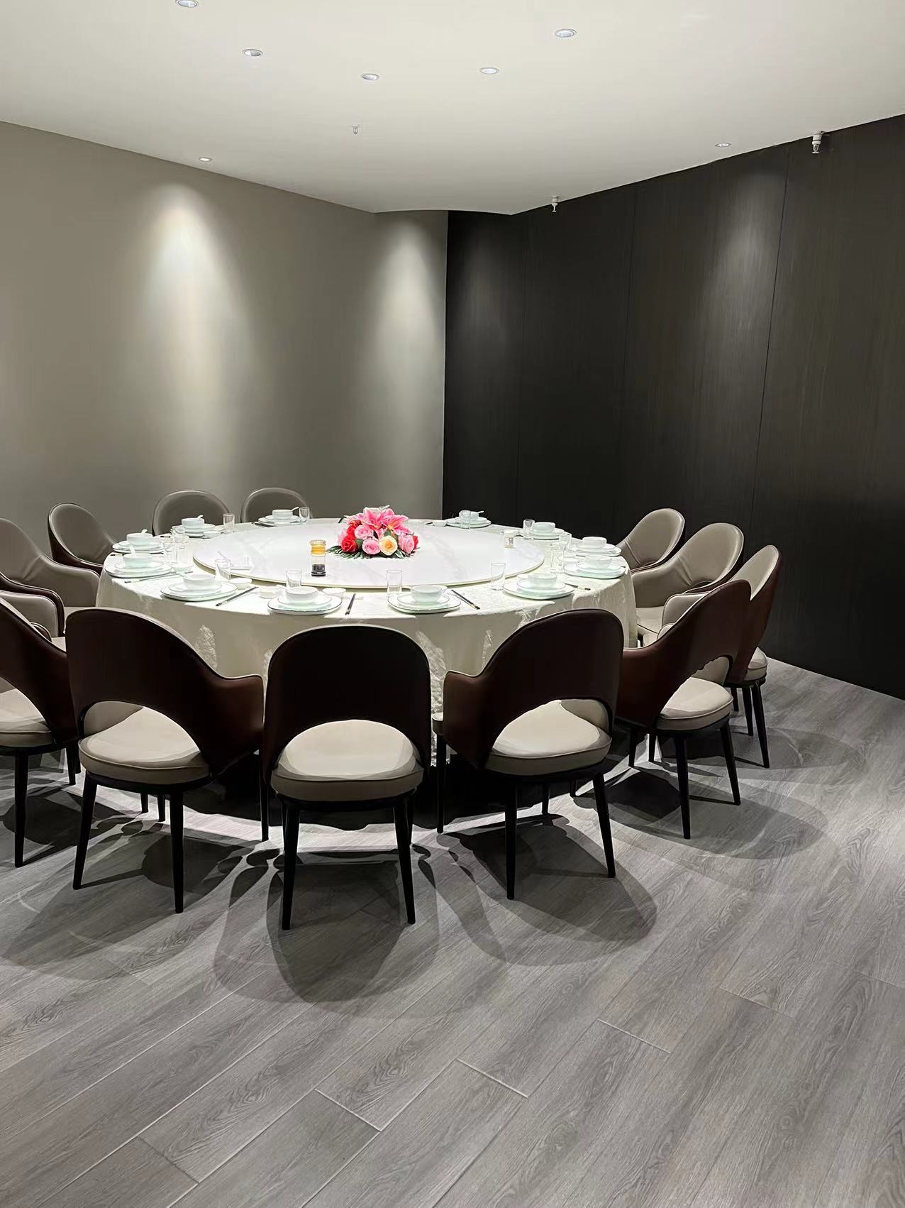 ��������սǾ�װ���в���ת��