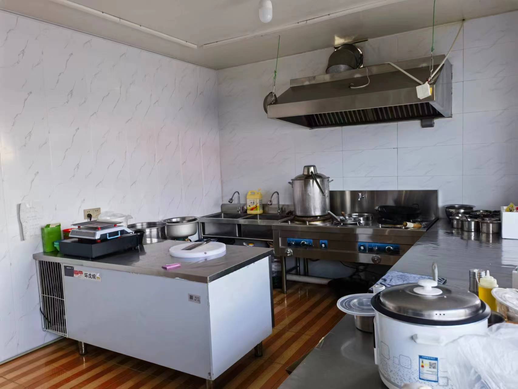 �������г���������ת��