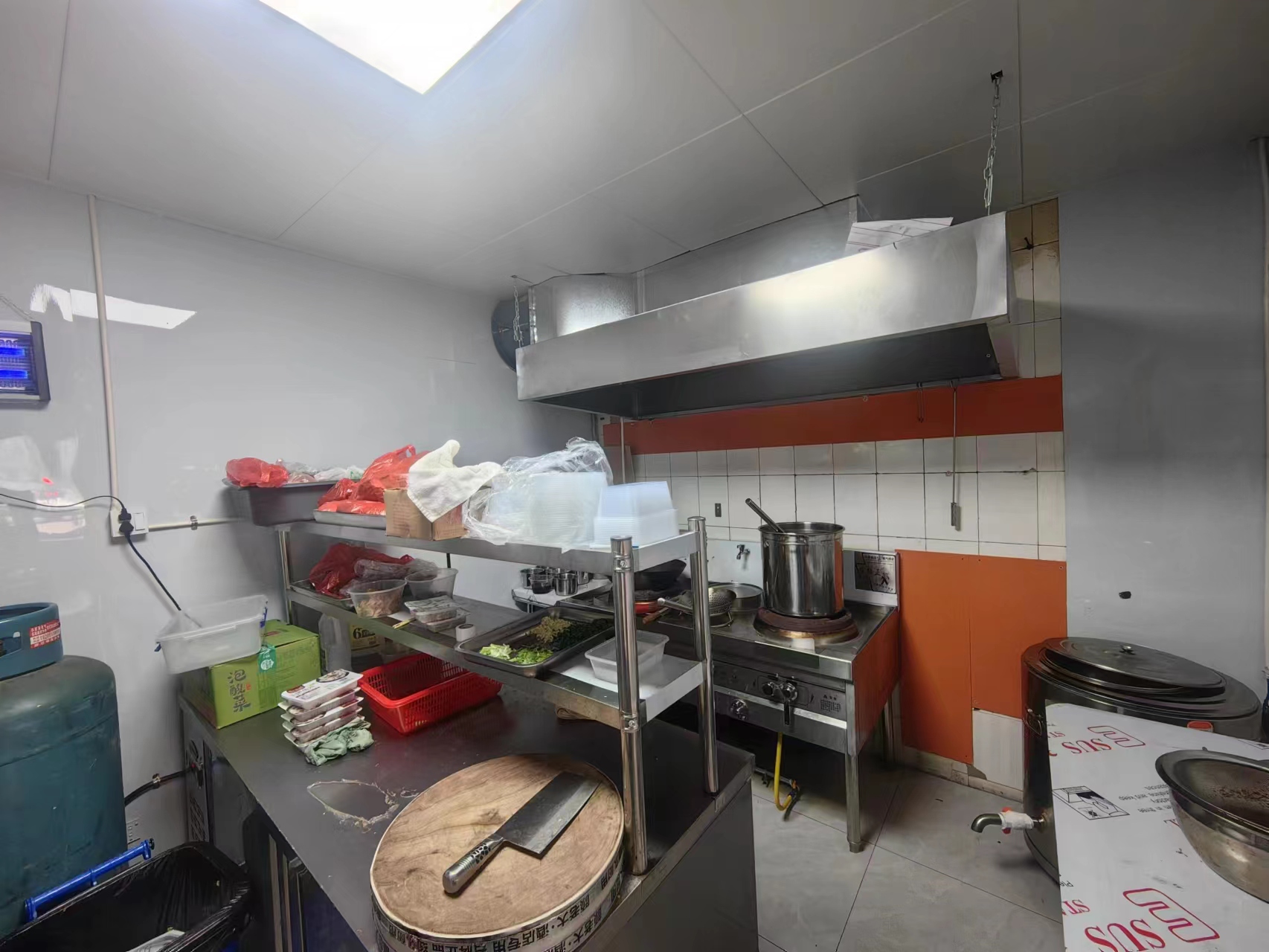 ��¥ʮ��·���Ծ�װ��±�˵�ת��